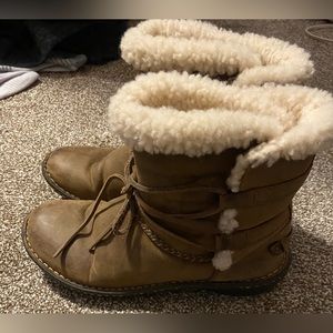 UGG Womens Caspia Brown Suede Lace Up Ankle Snow Boots Size 8